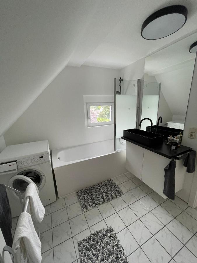 Berg Messe Dg 1Zi, K,D,B Parkplatz, W-Lan, Homeoffice แบร์กิชกลัดบัค ภายนอก รูปภาพ