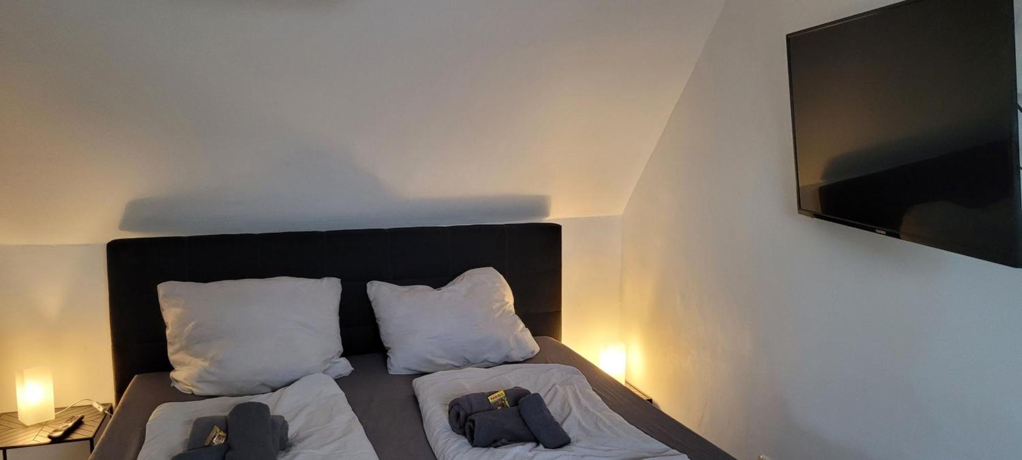 Berg Messe Dg 1Zi, K,D,B Parkplatz, W-Lan, Homeoffice แบร์กิชกลัดบัค ภายนอก รูปภาพ
